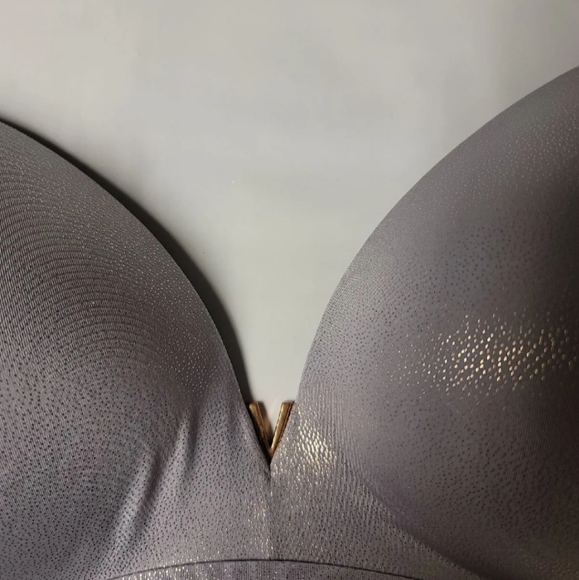 NWT 36C Victoria's Secret bra - Picture 3 of 7